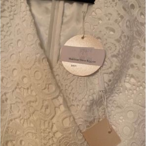 Two sisters dresses - Picture 2 of 2